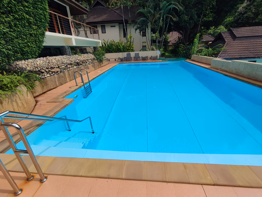 Pool 1, corner view with steps.