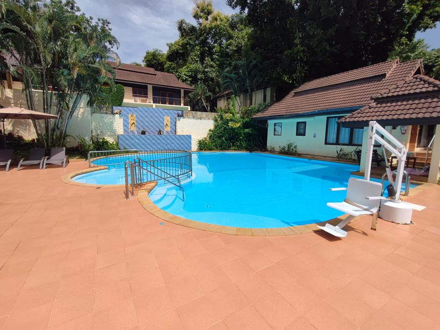 A freestanding pillar beside Pool 2.