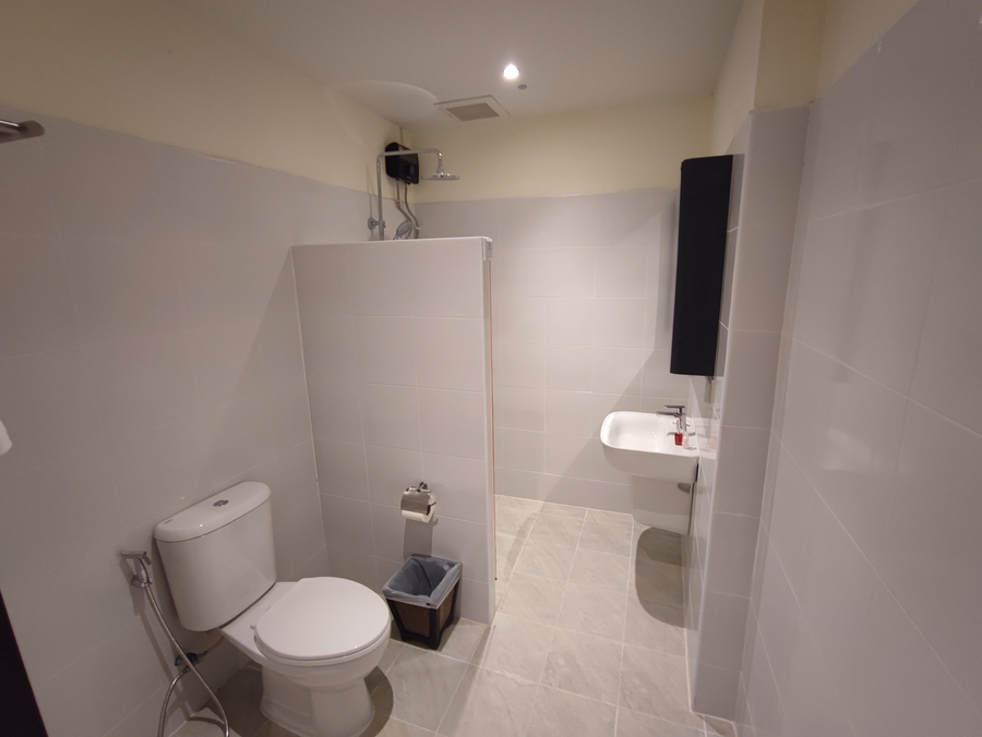Room BA, bathroom, second view.